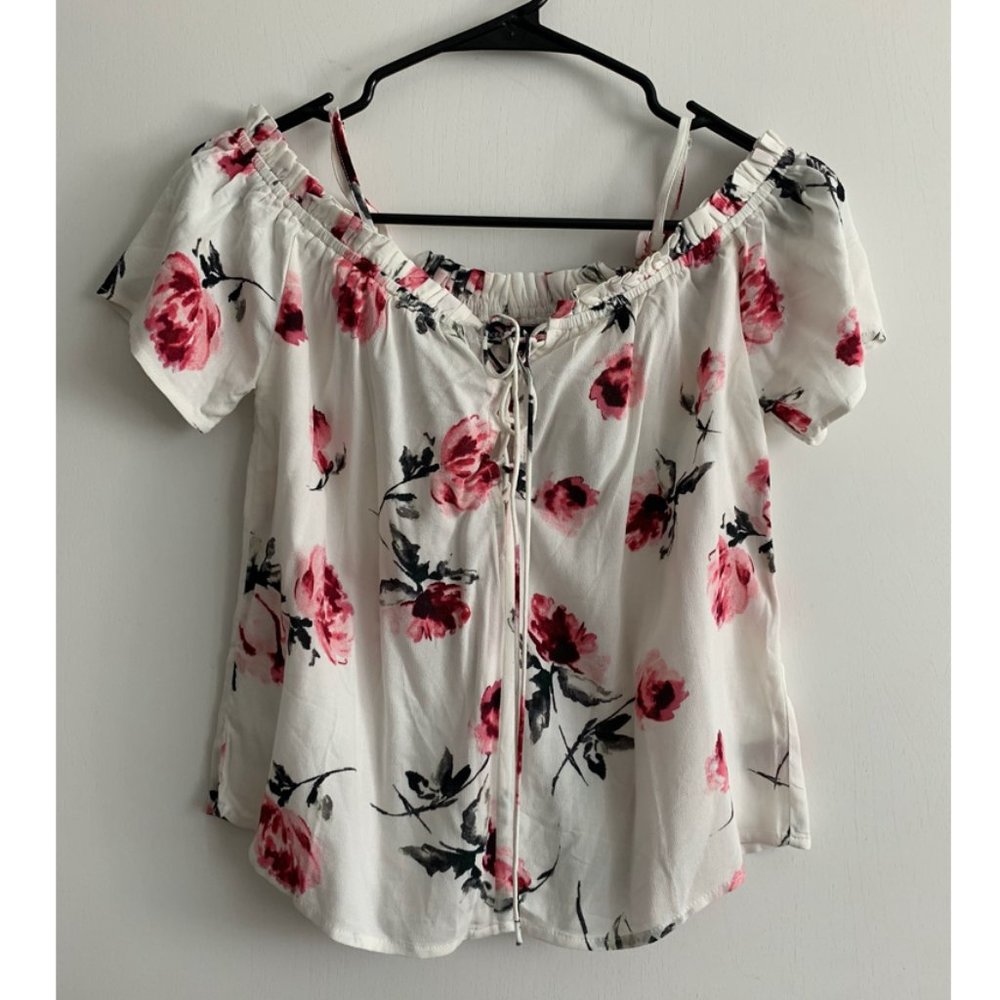 Kendall & Kylie Lace-Up Off-Shoulder Floral Top